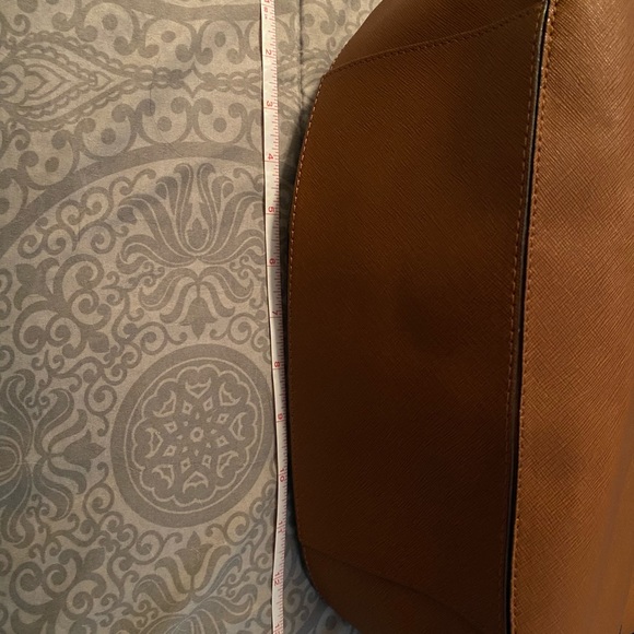 Michael Kors camel purse - Picture 4 of 8